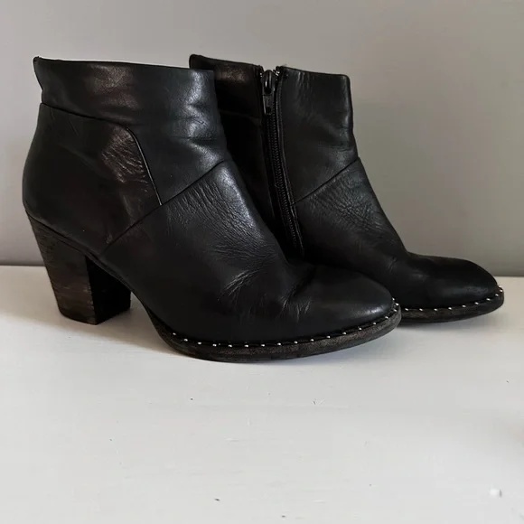PAUL GREEN Black Leather Ankle Boots Size 7 Buttery Soft Leather EUC side zipper - Picture 1 of 12